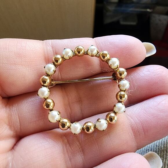 Vintage Bal Ron 12K Gold-Filled Circle Pin with Pearls | Mid-Century Classic - Picture 5 of 6